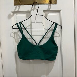 Aritzia TnAction TNALIFE freestyle sports bra